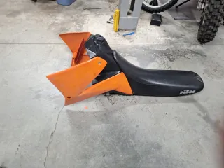 Depósito, asiento y tapas laterales KTM 625 SXC