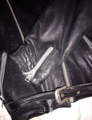 Cazadora cuero vintage años 80. Talla 46-48