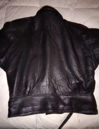 Cazadora cuero vintage años 80. Talla 46-48
