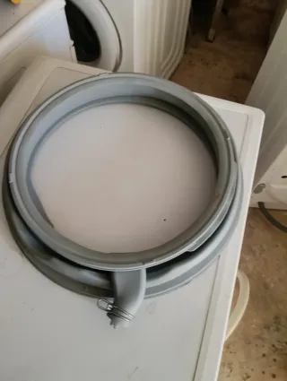 Goma puerta lavadora balay  usada buen estado
