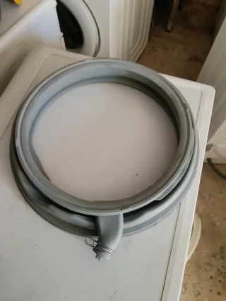 Goma puerta lavadora balay  usada buen estado