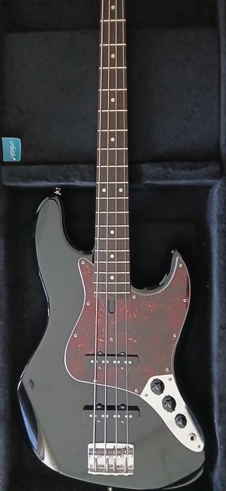 Bajo fugiyen FGN neoclassic japan + preamp Beta-V