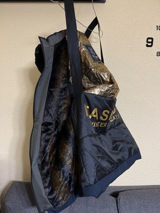 Giubbotto sportivo da donna con cappuccio