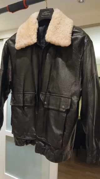 Cazadora aviador piel. Cuello borrego.