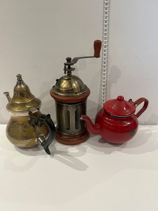 Macinacaffè e 2 teiere