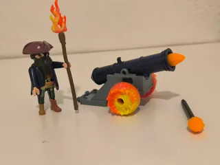 Playmobil figura pirata con armas