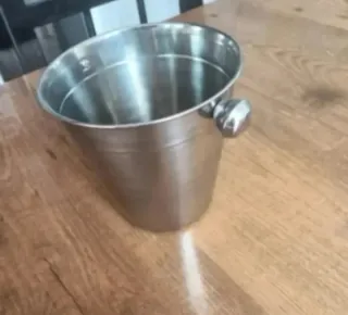 ⚪ cubitera metaica