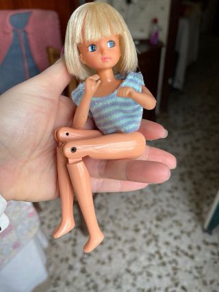 Muñeca chabel antigua articulada