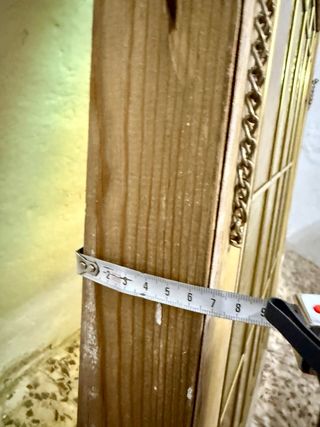 Ventana antigua madera con vidrio decorativo