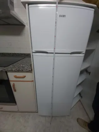 Frigorífico SVAN blanco (Congelador superior)
