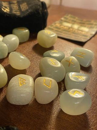 Runas de adivinación