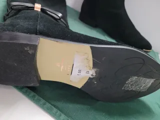 Botas da Ted Baker, veludo, e cano alto rasas