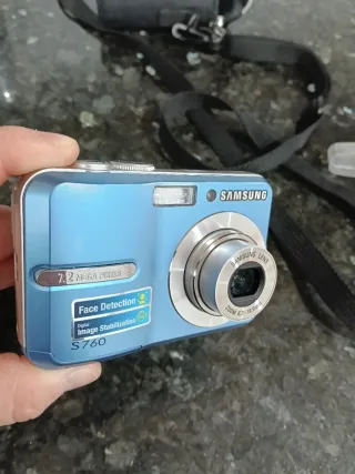 Cámara de fotos Samsung, 8 pilas incluidas.