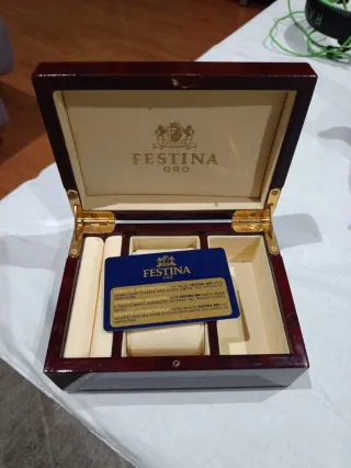 Caja Festina oro