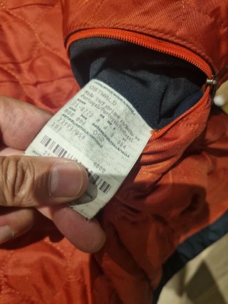 Cazadora Bomber Hugo Boss talla L como nueva