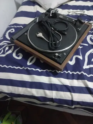 Vendo un toca discos de vinil