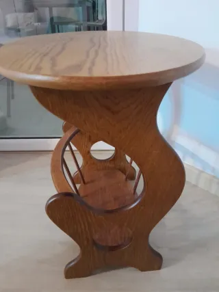 Mesa revistero vintage.