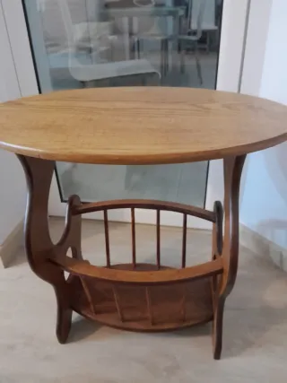 Mesa revistero vintage.