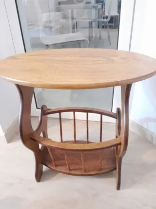 Mesa revistero vintage.