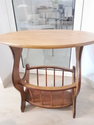 Mesa revistero vintage.