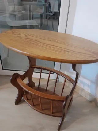 Mesa revistero vintage.