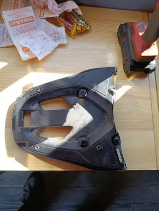 Soporte Honda PCX maleta