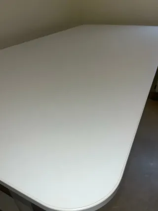 Escritorio blanco IKEA modelo Bekant