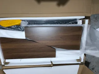 Mesa Redonda,está embalada no sé llegó a montar.