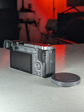 Camara Sony A6000 + Objetivo 16-50mm Precio 370