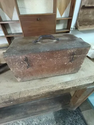 Cajas herramientas antiguas de carpintero