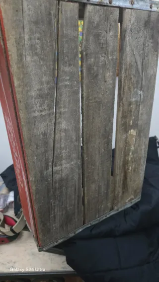 Caja cocacola madera