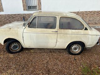 SEAT 850 2025
