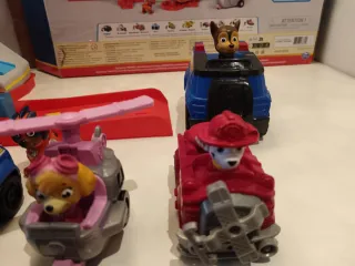 Patrulla Canina torre con vehículos y figuras