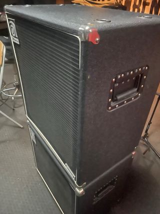 Ampeg 4x10 y 1x15 classic HE, fabricadas en USA.