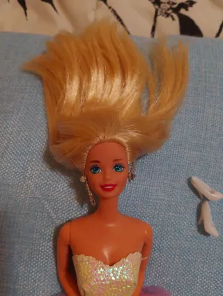 Barbie anni 90 bionda.
