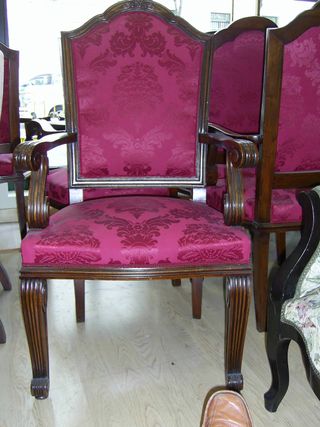 4 SILLONES ANTIGUOS. ELEGANTES. TAPICERIA ESTRENAR