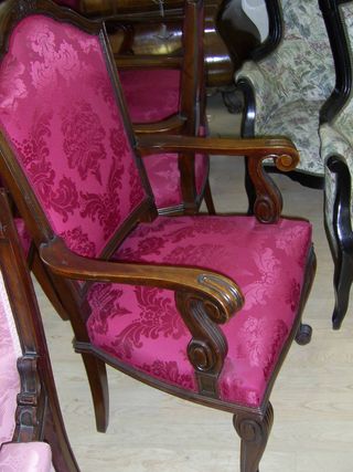 4 SILLONES ANTIGUOS. ELEGANTES. TAPICERIA ESTRENAR