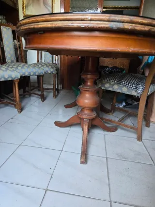 MESA DE SALÓN, MADERA Y CRISTAL. REGALO 6 SILLAS.