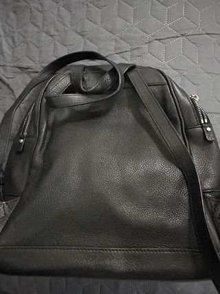 Mochila michael kors negra