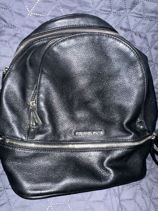Mochila michael kors negra