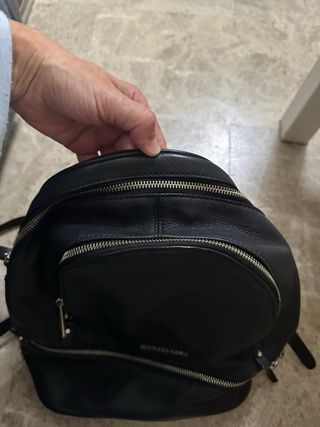 Mochila michael kors negra
