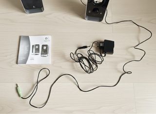 Altavoces Logitech LS11 Sistema Estéreo 2.0 PC