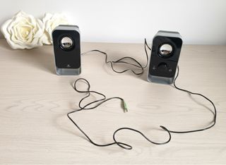 Altavoces Logitech LS11 Sistema Estéreo 2.0 PC