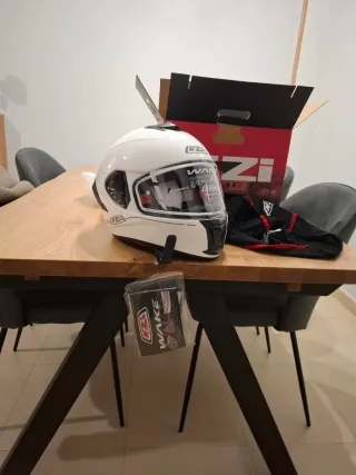 Casco de moto NZI