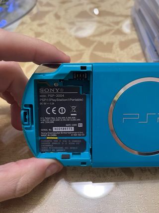 Psp 3004 turquesa/celeste +memory card 4GB.