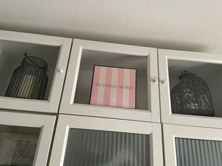 Armario/vitrina billy ikea 5 puertas mas altillos.