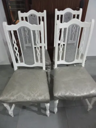 4 sillas restauradas.