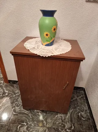 Mueble con máquina de coser