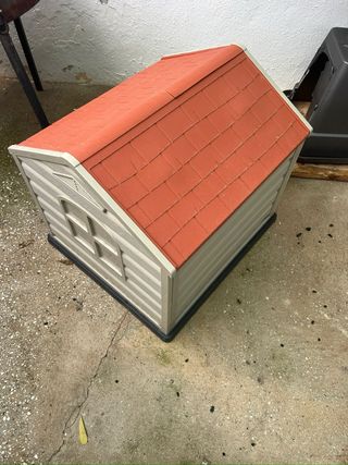 Caseta de perro seminueva con un mes de uso