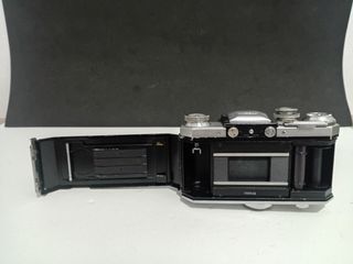 Es una cámara edixa reflex siglo xx